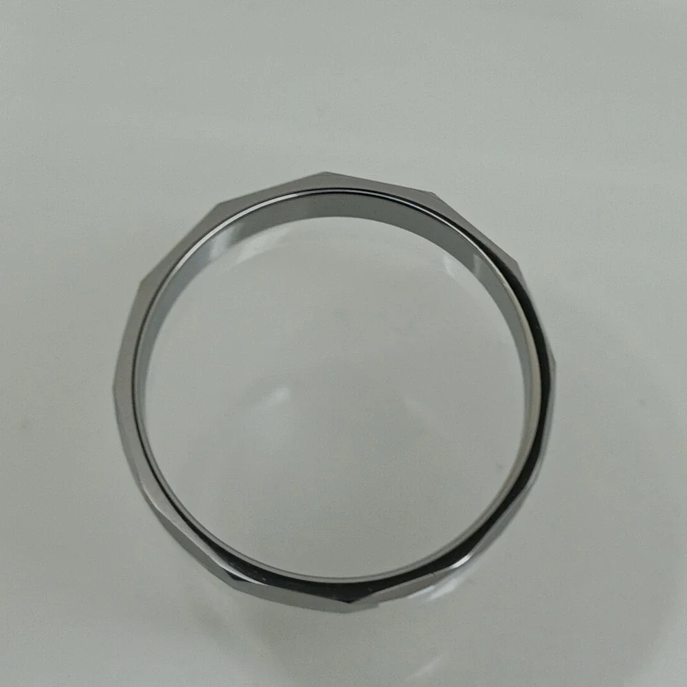 Vintage Tungsten Faceted Geometric Ring Silver Tone 4mm Band Size 11.5 Y2K NOS